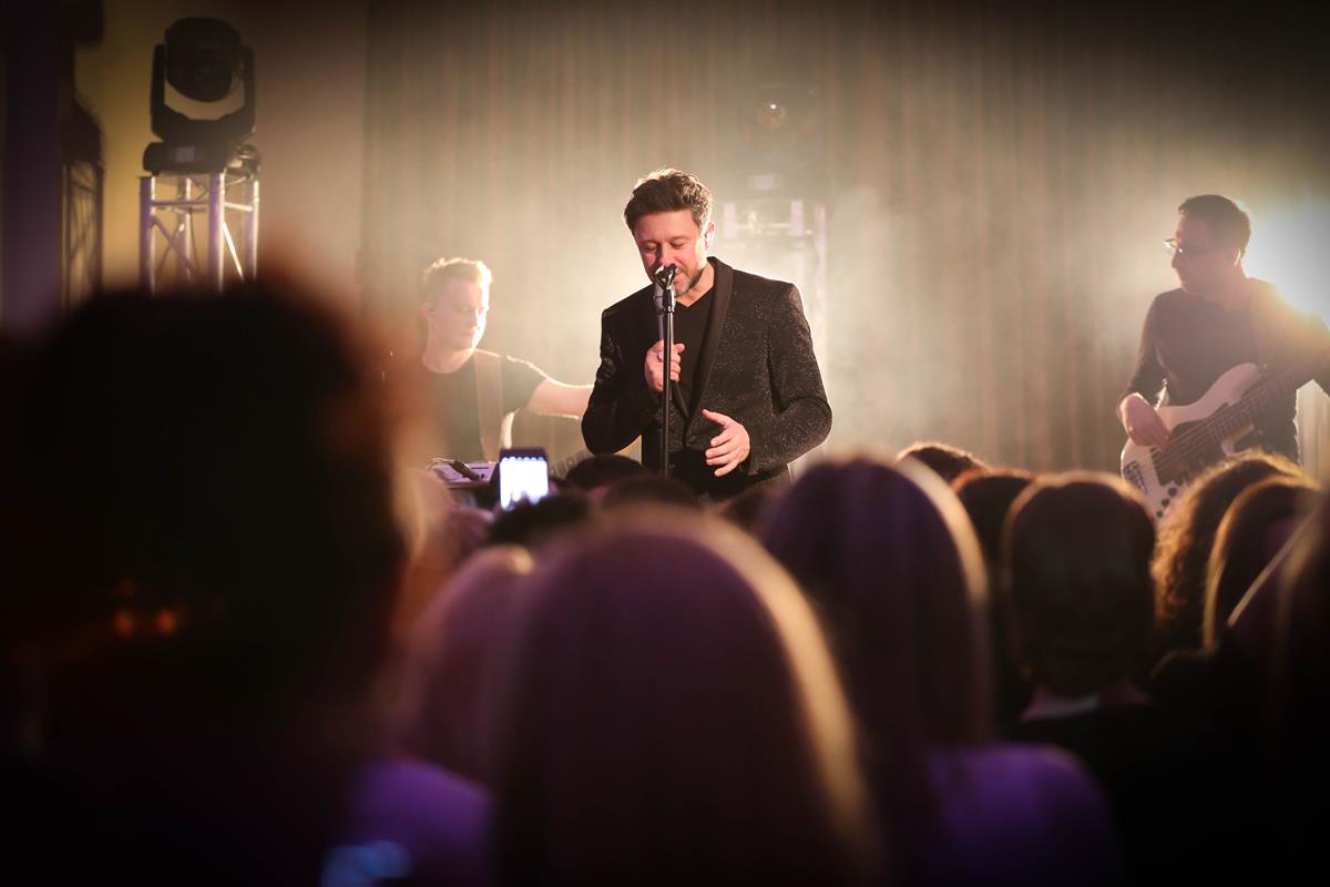 Andrzej Piaseczny - Konzert im Hotel Toscania (Foto 8 von 17)