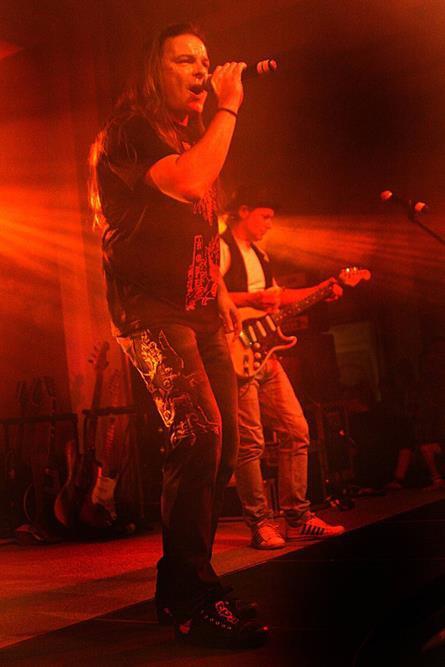 Electric Chair i Lombard - Konzert im Hotel Toscania (Foto 17 von 17)